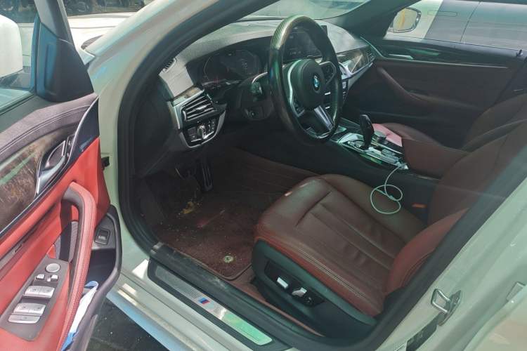 Used BMW 5 Series 2019 Facelifted 530Li Leading Edition M Sport Package Driver Seat
