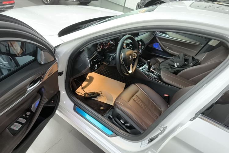 Used BMW 5 Series 2019 Updated 530Li xDrive Luxury Package Driver Seat