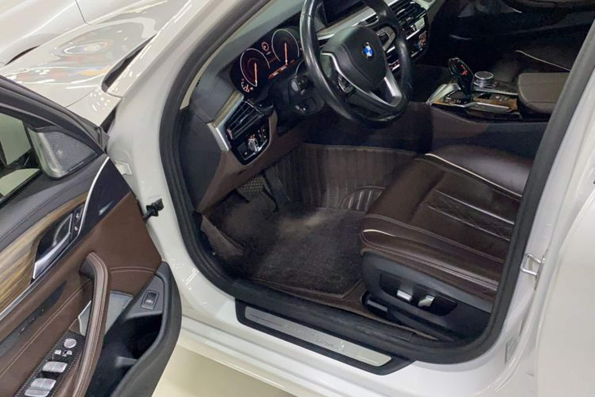 Used BMW 5 Series 2019 Facelifted 530Li Leading Edition Luxury Package Driver Seat