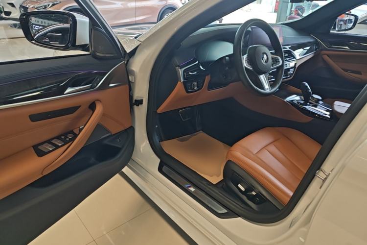 Used BMW 5 Series 2019 530Li Leading Model M Sport Package Driver Seat