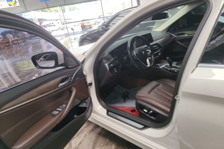 Used BMW 5 Series 2019 Facelifted 530Li Leading Edition Luxury Package Driver Seat