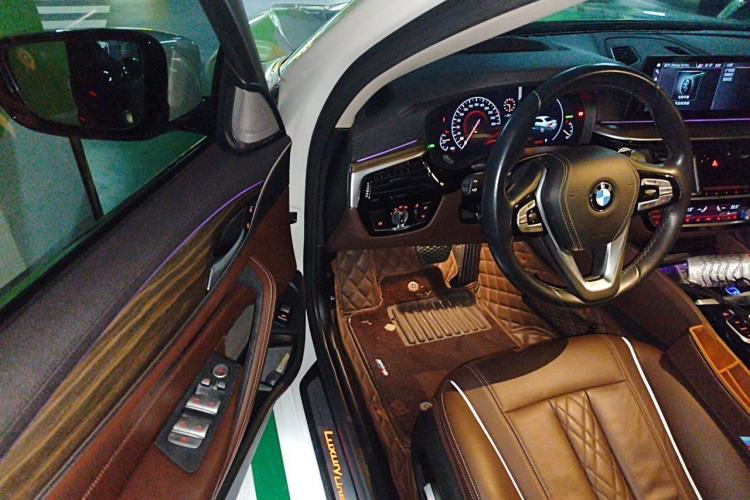 Used BMW 5 Series 2019 Facelifted 530Li Luxury Edition Premium Package Driver Seat