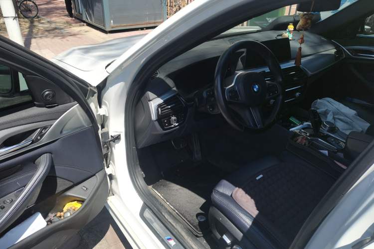 Used BMW 5 Series 2019 525i M Sport Package Driver Seat