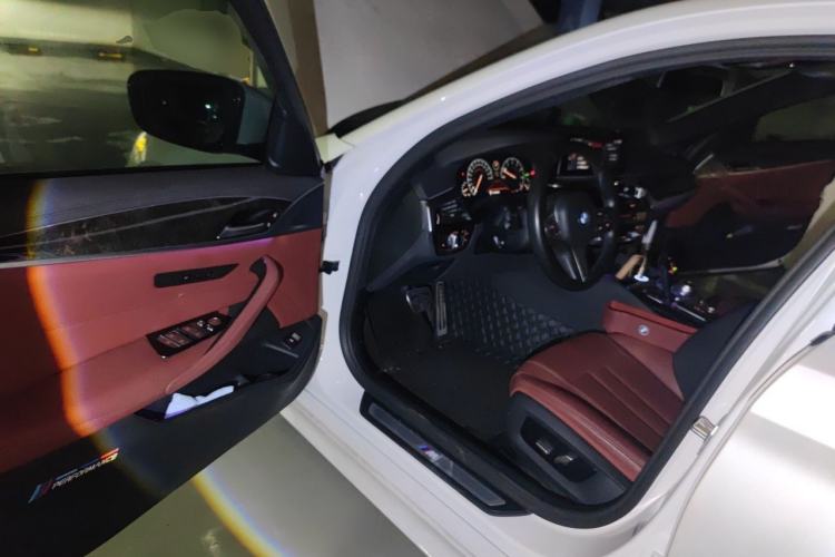 Used BMW 5 Series 2019 530Li Leading Model M Sport Package Driver Seat