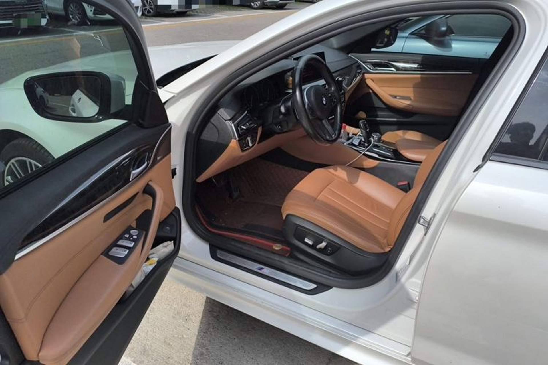 Used BMW 5 Series 2019 530Li Leading Model M Sport Package Driver Seat