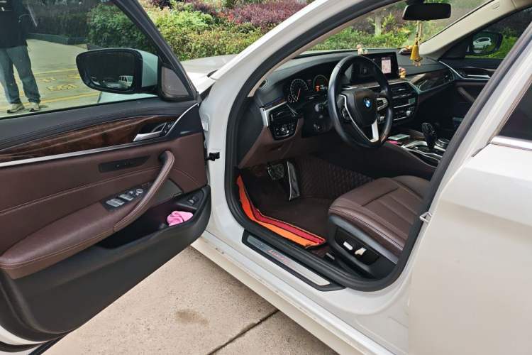 Used BMW 5 Series 2019 525Li Luxury Package Driver Seat