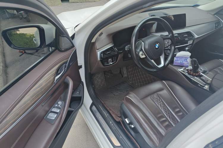 Used BMW 5 Series 2019 Facelifted 530Li Leading Edition Luxury Package Driver Seat
