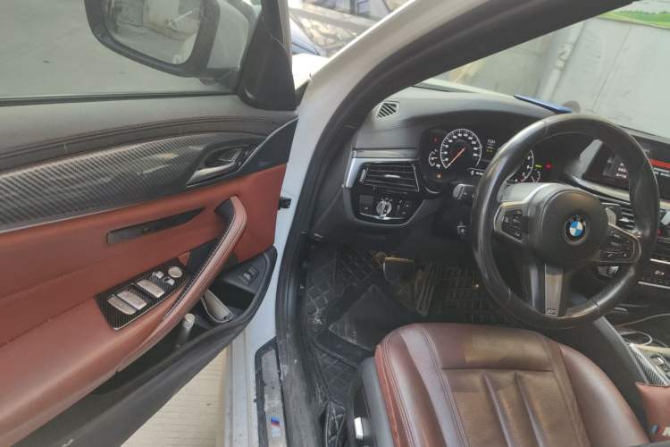 Used BMW 5 Series 2019 Facelifted 530Li Leading Edition M Sport Package Driver Seat