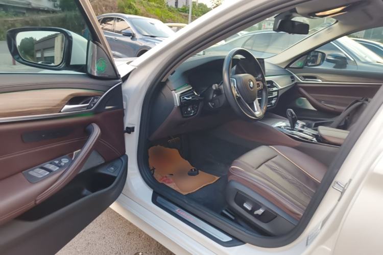 Used BMW 5 Series 2019 Facelifted 530Li Leading Edition Luxury Package Driver Seat
