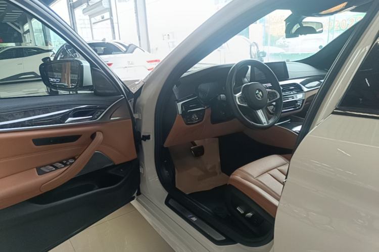 Used BMW 5 Series 2019 530Li Leading Model M Sport Package Driver Seat