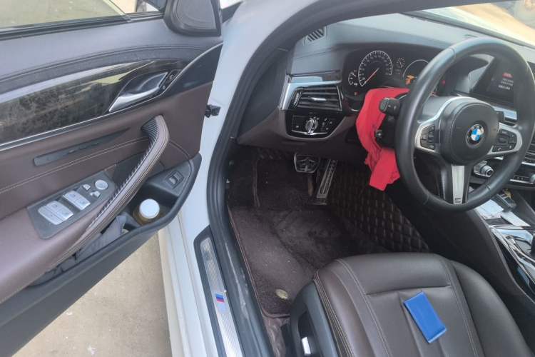 Used BMW 5 Series 2019 Restyled 525Li M Sport Package Driver Seat