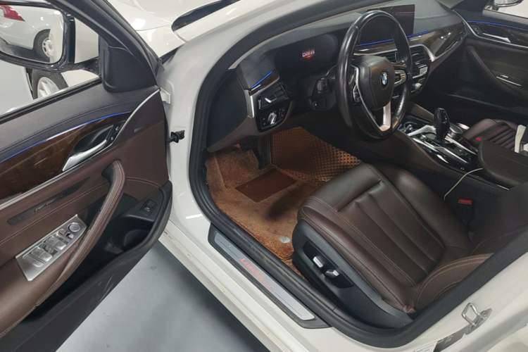 Used BMW 5 Series 2019 525Li Luxury Package Driver Seat
