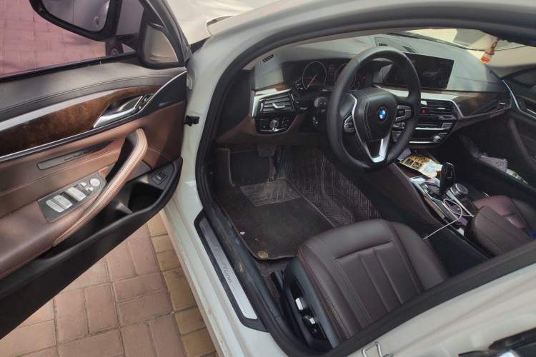 Used BMW 5 Series 2019 Facelifted 525Li Luxury Package Driver Seat