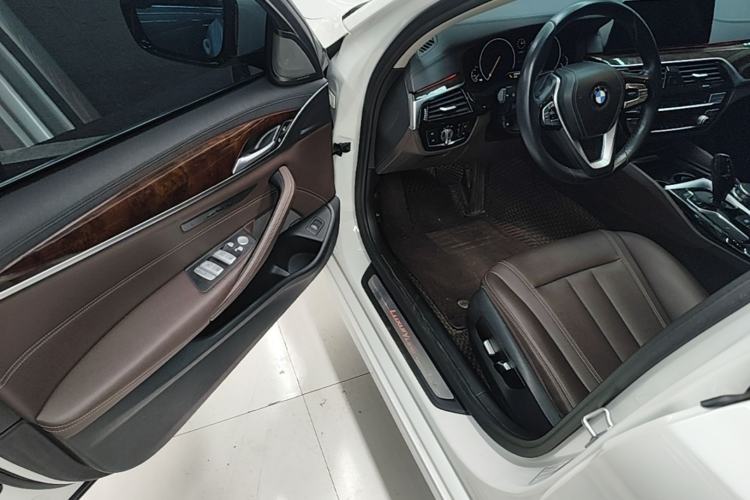 Used BMW 5 Series 2019 525Li Luxury Package Driver Seat