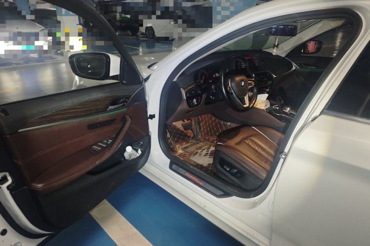 Used BMW 5 Series 2019 530Li Leading Model Luxury Package Driver Seat