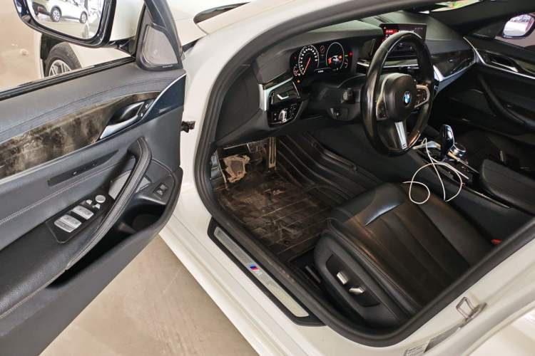 Used BMW 5 Series 2019 530Li Leading Model M Sport Package Driver Seat