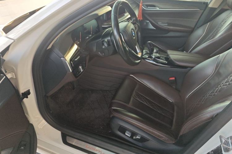 Used BMW 5 Series 2019 Facelifted 530Li Leading Edition M Sport Package Driver Seat