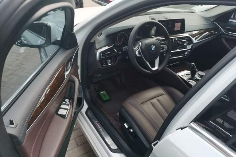 Used BMW 5 Series 2019 525Li Luxury Package Driver Seat