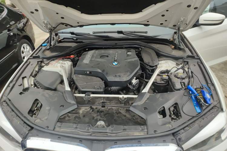 Used BMW 5 Series 2019 525i M Sport Package Engine Bay