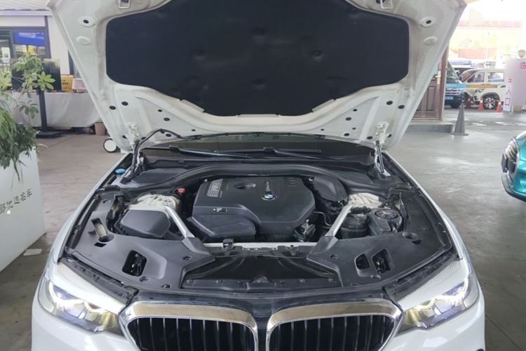 Used BMW 5 Series 2019 525Li M Sport Package Engine Bay