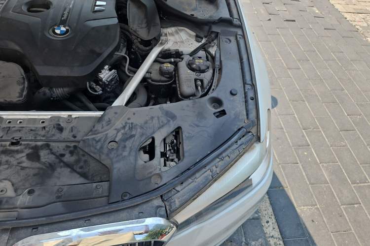 Used BMW 5 Series 2019 525Li Luxury Package Engine Bay Left