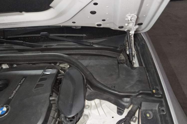 Used BMW 5 Series 2019 Facelifted 525Li Luxury Package Engine Bay Left