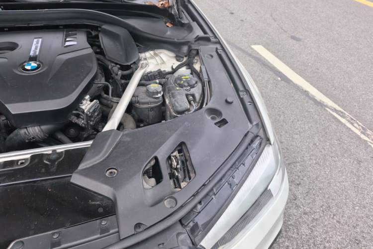 Used BMW 5 Series 2019 525Li M Sport Package Engine Bay Left