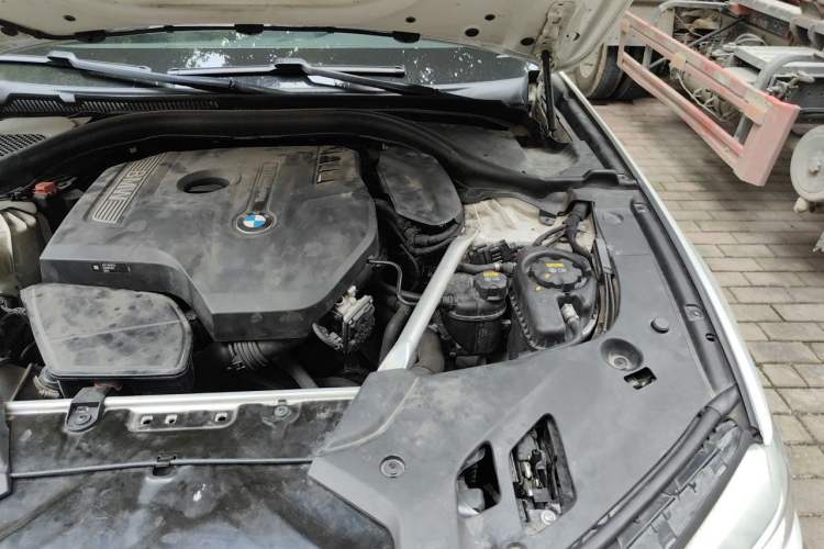 Used BMW 5 Series 2019 525Li M Sport Package Engine Bay Left