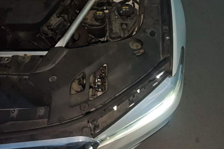 Used BMW 5 Series 2019 530Li Leading Model M Sport Package Engine Bay Left