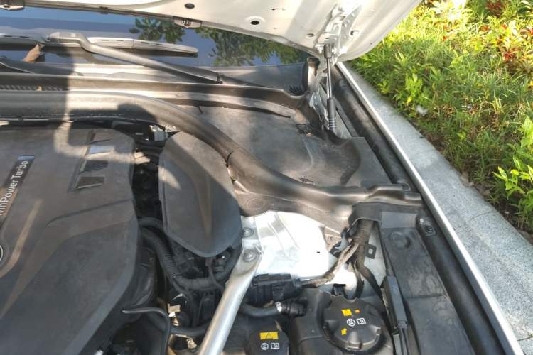 Used BMW 5 Series 2019 Facelifted 530Li Leading Edition M Sport Package Engine Bay Left