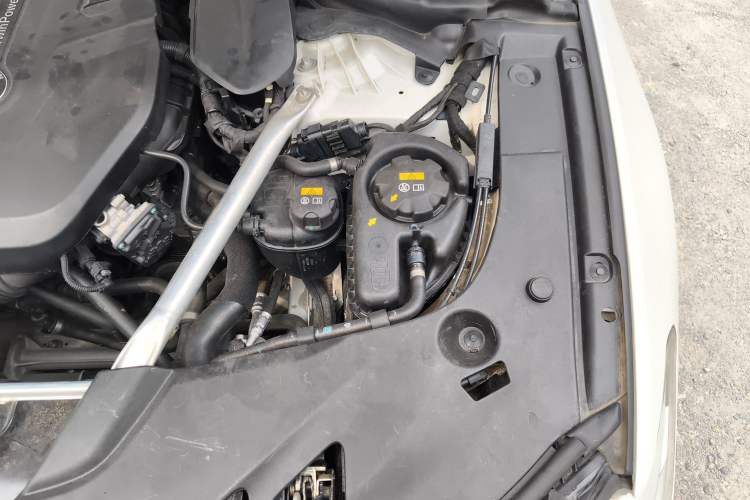 Used BMW 5 Series 2019 Restyled 525Li M Sport Package Engine Bay Left