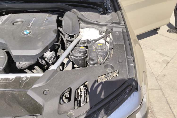 Used BMW 5 Series 2019 Restyled 525Li M Sport Package Engine Bay Left