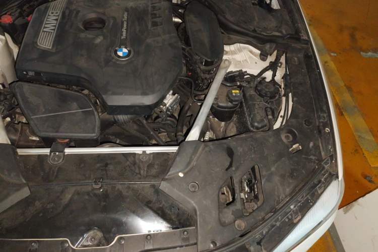 Used BMW 5 Series 2019 525i M Sport Package Engine Bay Left
