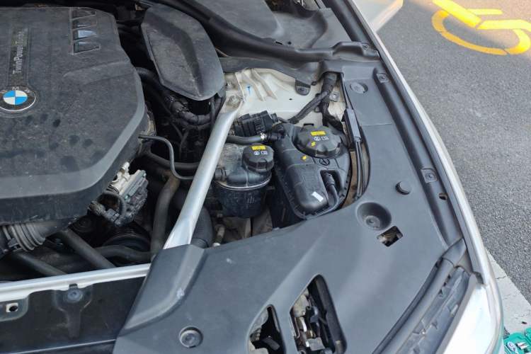 Used BMW 5 Series 2019 525Li M Sport Package Engine Bay Left