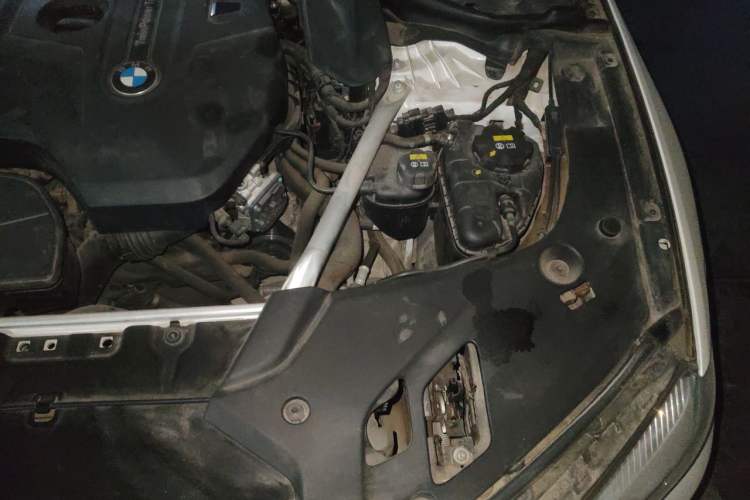 Used BMW 5 Series 2019 530Li Leading Model M Sport Package Engine Bay Left