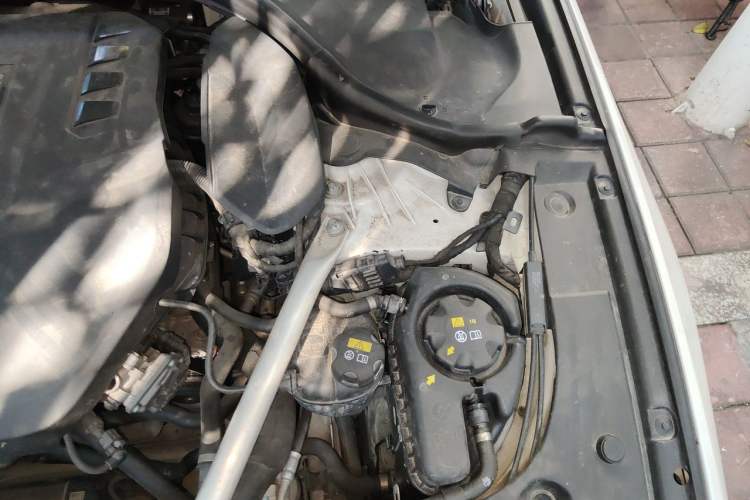 Used BMW 5 Series 2019 530Li Leading Model M Sport Package Engine Bay Left