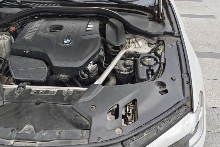 Used BMW 5 Series 2019 Restyled 525Li M Sport Package Engine Bay Left