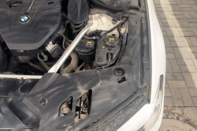 Used BMW 5 Series 2019 525i M Sport Package Engine Bay Left