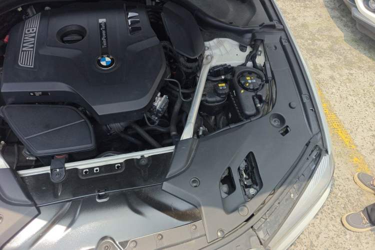 Used BMW 5 Series 2019 525Li M Sport Package Engine Bay Left