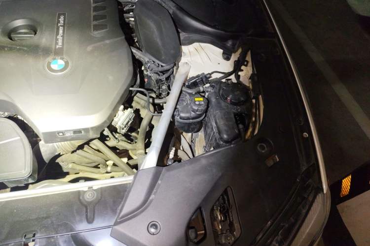 Used BMW 5 Series 2019 525i M Sport Package Engine Bay Left