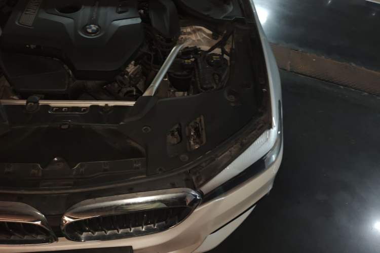 Used BMW 5 Series 2019 525Li M Sport Package Engine Bay Left