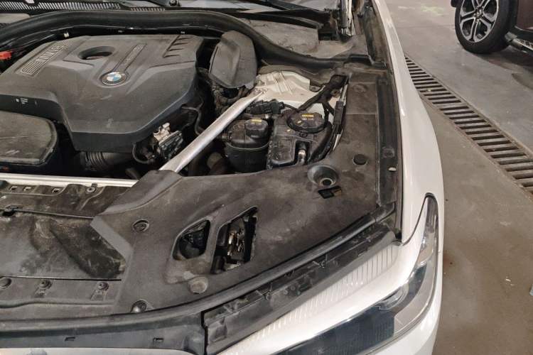 Used BMW 5 Series 2019 525Li M Sport Package Engine Bay Left
