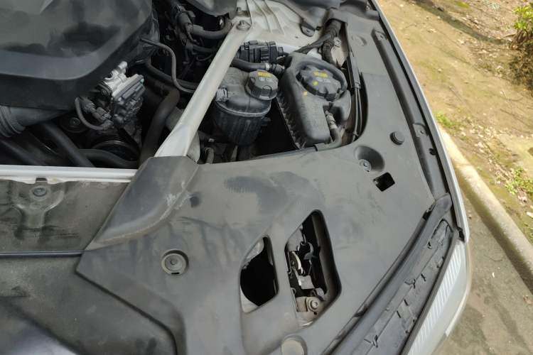 Used BMW 5 Series 2019 530Li Leading Model M Sport Package Engine Bay Left