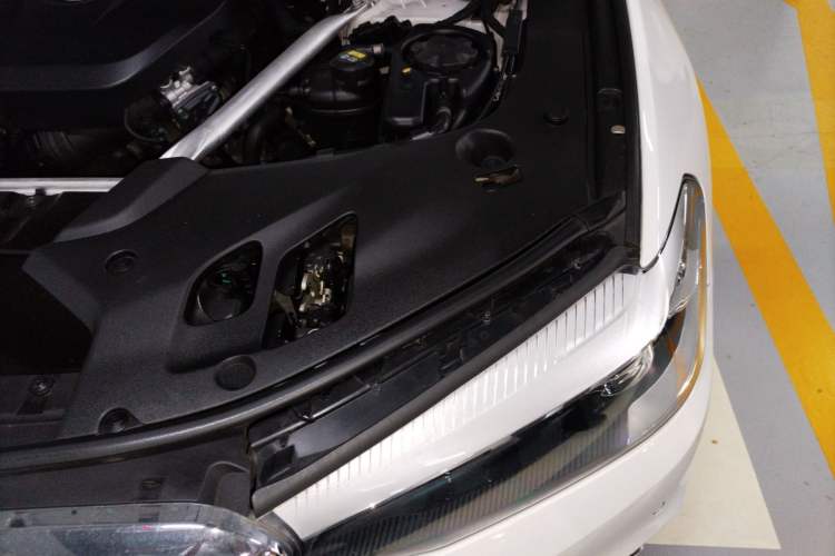 Used BMW 5 Series 2019 530Li Leading Model Luxury Package Engine Bay Left