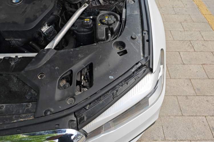 Used BMW 5 Series 2019 525Li M Sport Package Engine Bay Left