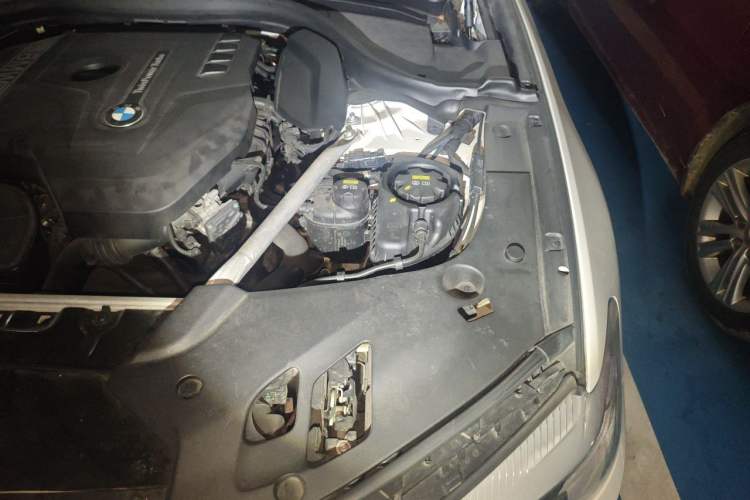 Used BMW 5 Series 2019 530Li Leading Model Luxury Package Engine Bay Left