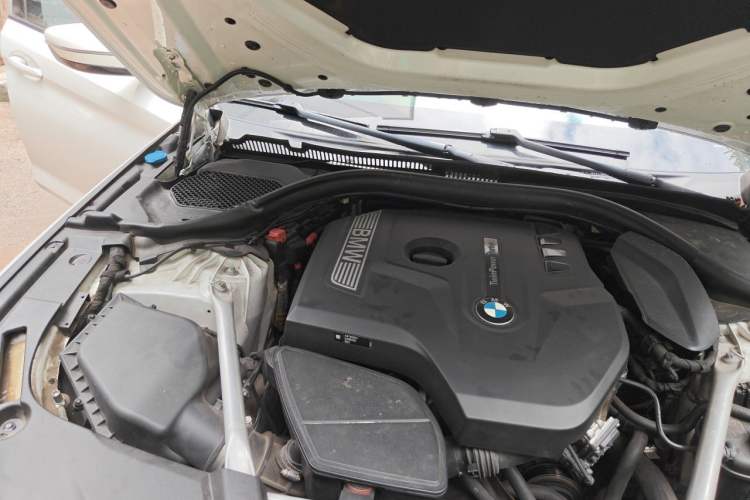 Used BMW 5 Series 2019 525Li M Sport Package Engine Bay Right