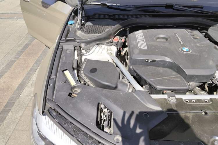 Used BMW 5 Series 2019 Restyled 525Li M Sport Package Engine Bay Right