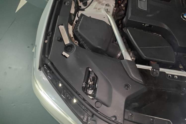 Used BMW 5 Series 2019 525Li M Sport Package Engine Bay Right