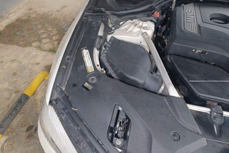 Used BMW 5 Series 2019 525Li M Sport Package Engine Bay Right
